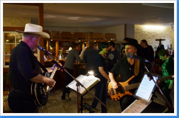 Einer h&auml;lt die Stellung - der andere schw&auml;rmt aus